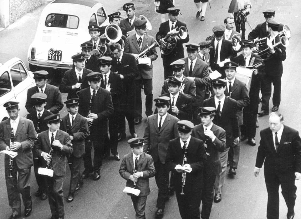 feste 1965 - processione in via indipendenza