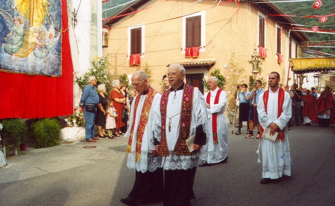 feste 2000 - processione in via pila